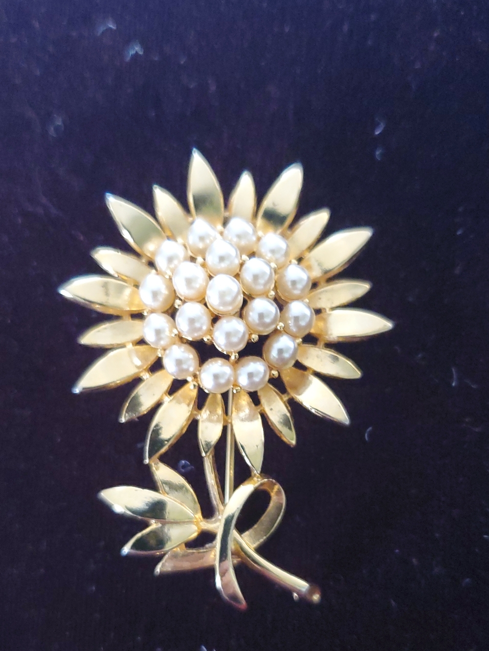 Vintage Gold-Tone Pearl Sunflower Brooch - Women's Jewelry